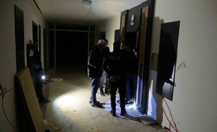 Asansör montajı sırasında 3 metreden düşen işçi ağır yaralandı