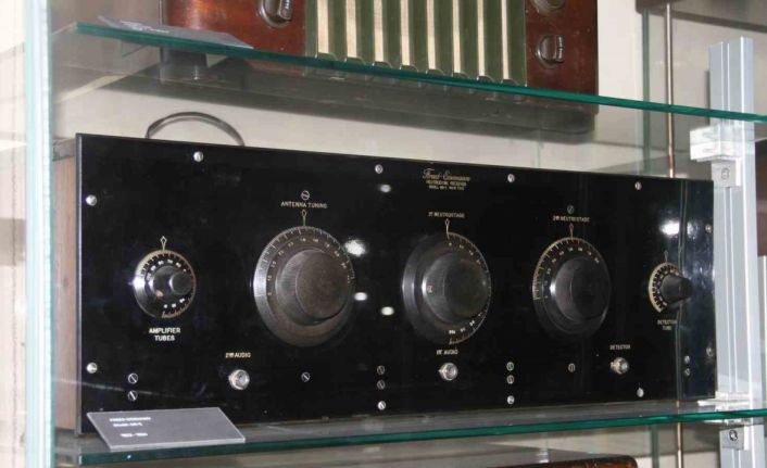 Asırlık telsiz ve radyo bu müzede özenle korunuyor