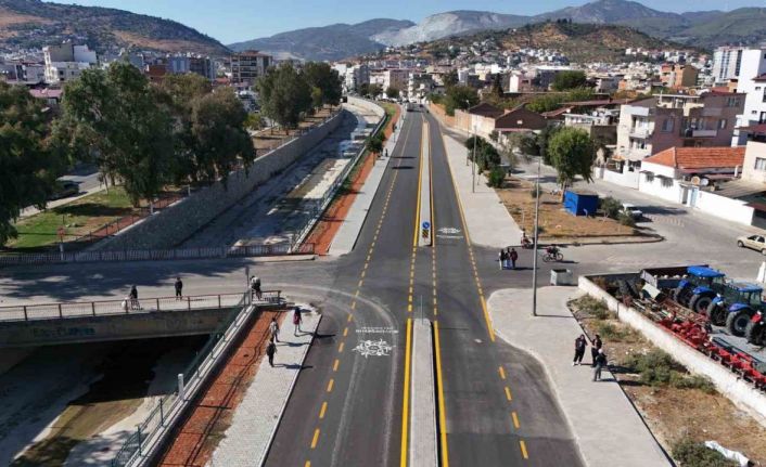 Aydın genelinde yol yapım yenileme çalışmaları sürüyor