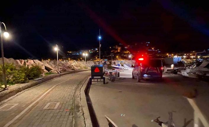 Ayvacık’ta bir kişi kayalıklarda ölü bulundu