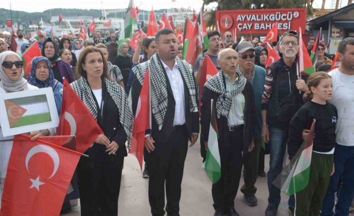 Ayvalık’ta Filistin’e destek yürüyüşü