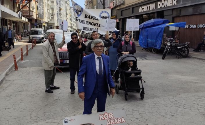 Bafra’da görme engellilerden farkındalık yürüyüşü