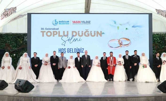 Bağcılar’da 8 çift, Ticaret Bakanı Ömer Bolat’ın şahitliğinde evlendi