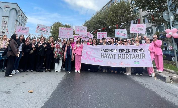 Bahçelievler Belediye Başkanı Bahadır motosiklete bindi, meme kanserine dikkat çekti