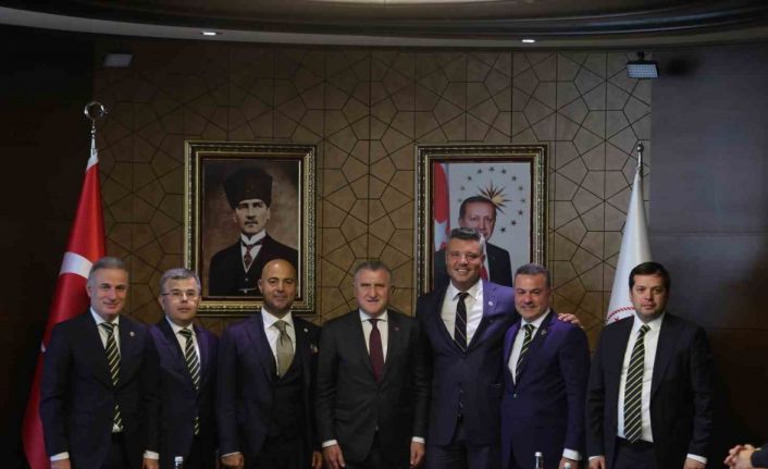 Bakan Bak, Fenerbahçe yönetimini kabul etti