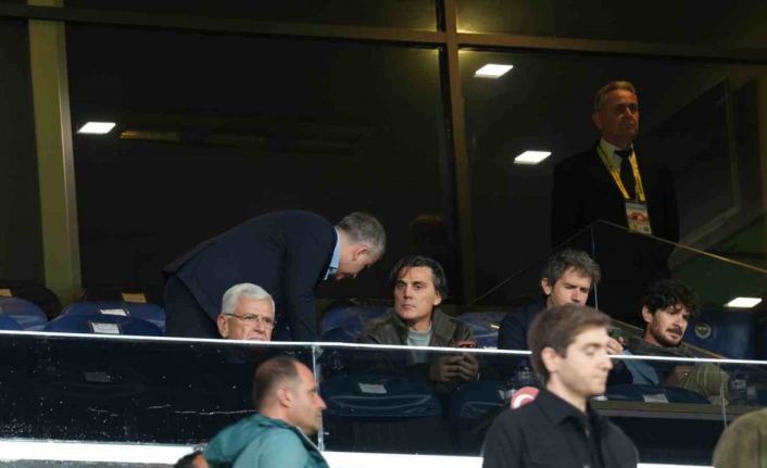 Bakan Bak ile Montella, Fenerbahçe-Nice maçını takip etti