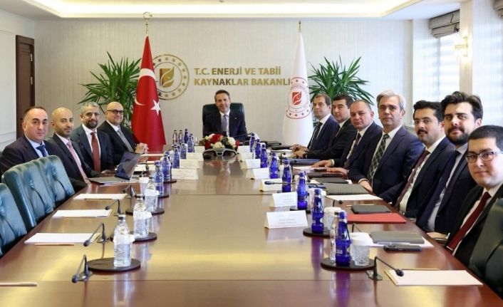 Bakan Bayraktar, Masdar CEO’su Ramahi’yi kabul etti