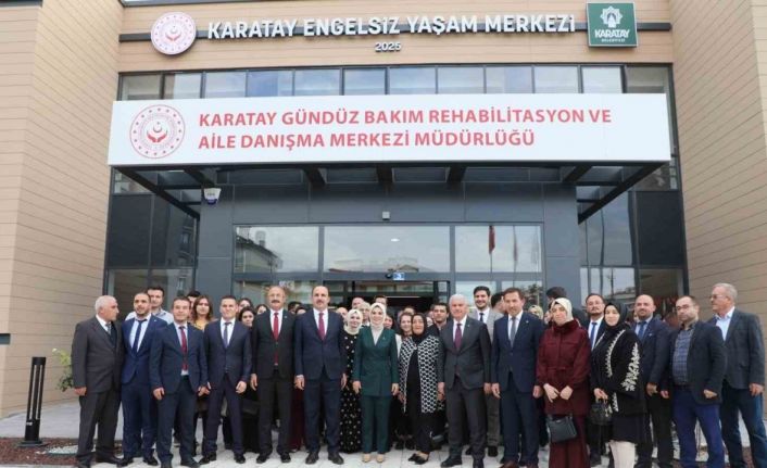 Bakan Göktaş, Konya’da evlilik kredisinden yararlanan çiftin nikah şahidi oldu