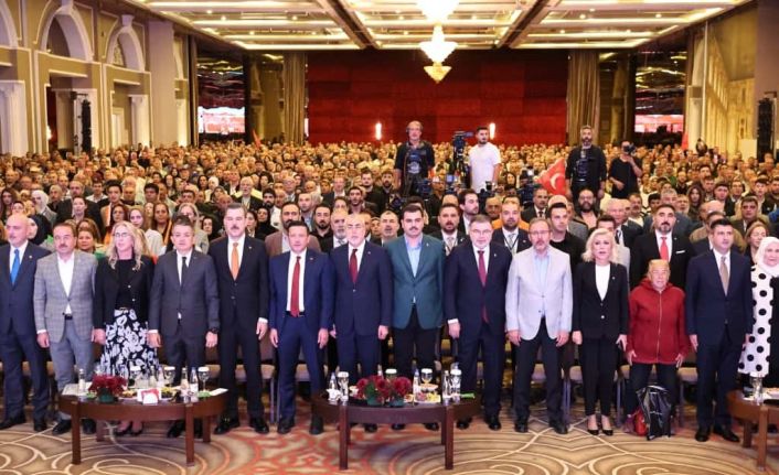 Bakan Işıkhan: "İzmir’in dağlarında çiçekler değil, çöp yığınları büyüyor"