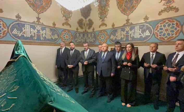 Bakan Tekin, Hacı Bektaş-ı Veli’nin kabrini ziyaret etti