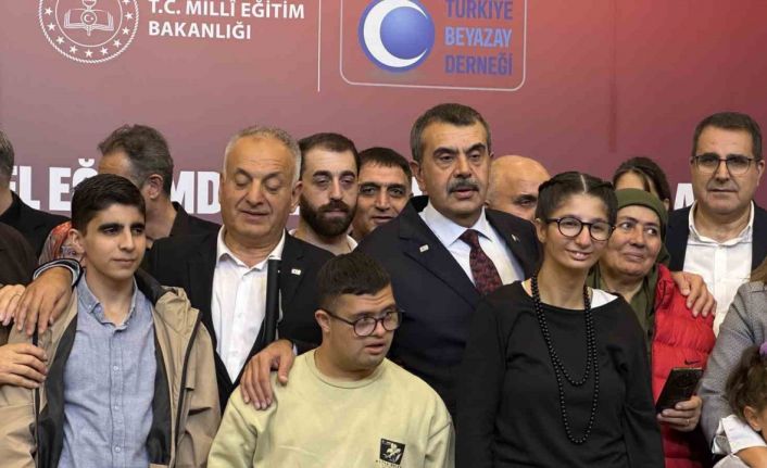 Bakan Tekin: "Özel rehabilitasyon merkezlerinde eğitim desteği verdiğimiz yaklaşık 600 bin özel eğitim öğrencimiz var"