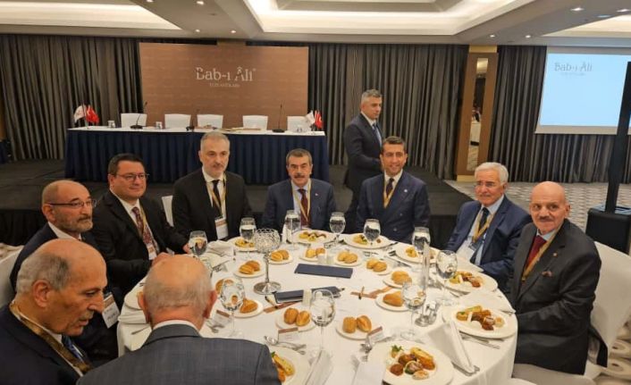 Bakan Tekin: "Sınavlarda yapay zeka destekli açık uçlu sorular olacak"