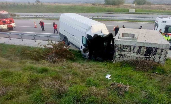 Balıkesir’de trafik kazası: 2 ölü, 1 yaralı