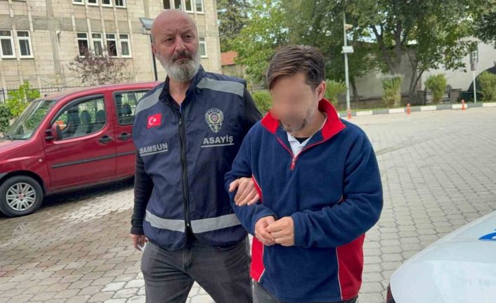 Balkondan girdiği evlerden 70 bin liralık eşya çalan hırsız tutuklandı