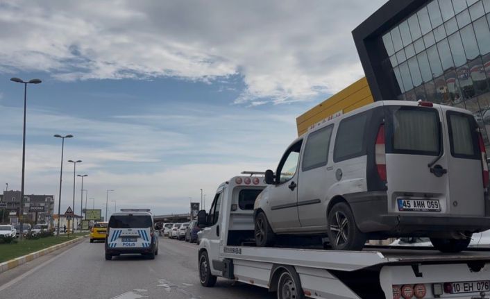 Bandırma’da araçta elektrik kaçağı paniği