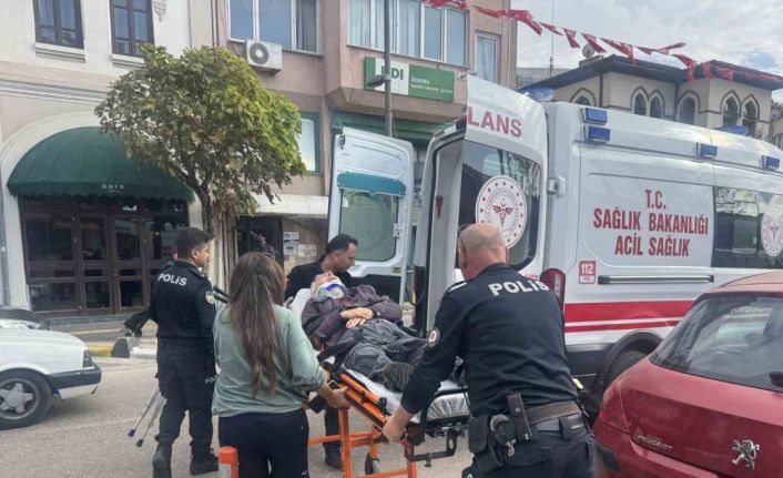 Bandırma’da yaşlı adam fenalaşarak hastaneye kaldırıldı