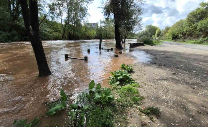 Bartın Irmağı taşmaya başladı