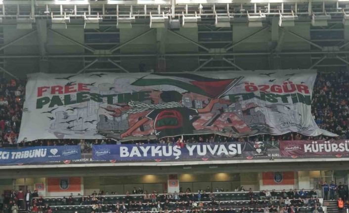 Başakşehir taraftarından Filistin’e destek