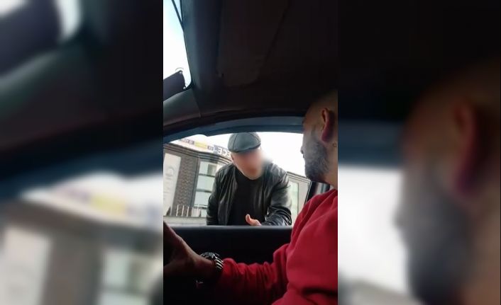 Başakşehir’de taksi sürücüsün yolcu kavgası kamerada