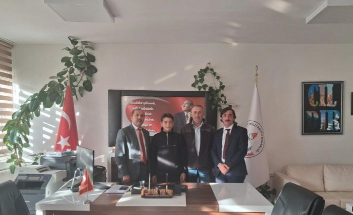 Başarılı öğrenciler ödüllendirildi