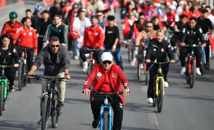 Başkan Büyükkılıç, ‘Cumhuriyetin Gücüyle Pedallıyoruz’ etkinliğine katıldı