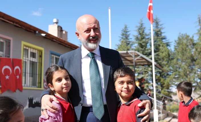 Başkan Çolakbayrakdar, Mahzeminli çocuklarla ‘Bir Dilim Mutluluk’ta buluştu