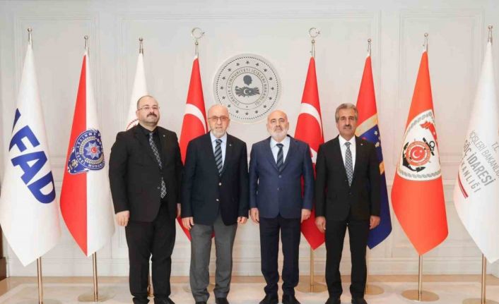 Başkan Dumandağ, bakan yardımcılarıyla bir araya geldi