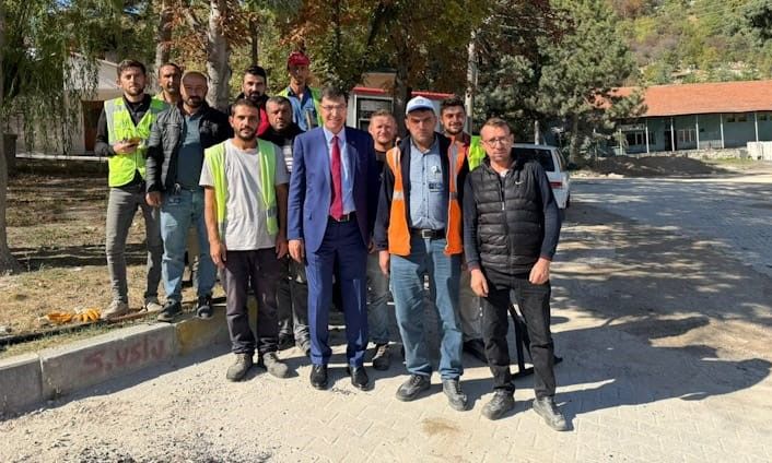 Başkan Kahveci, Gökçimen Parkı çevresindeki asfalt çalışmalarını inceledi