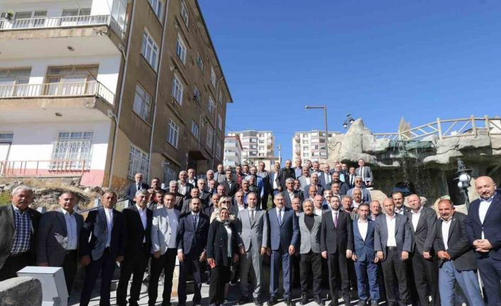 Başkan Özdemir ve Milletvekili Uzkurt muhtarlarla buluştu