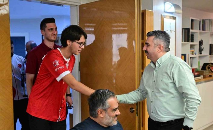 Başkan Yılmaz şampiyonları ağırladı