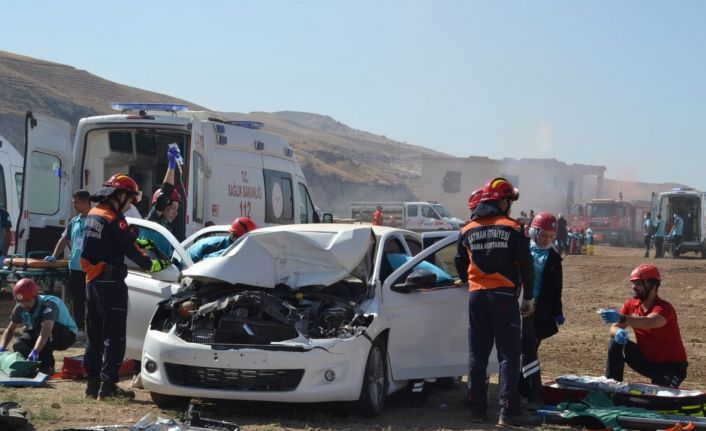 Batman’da 4 ilin katılımıyla UMKE bölgesel saha tatbikatı gerçekleştirildi