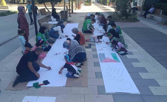 Batman’da İsrail’in Gazze saldırılarına çizimlerle tepki gösterildi