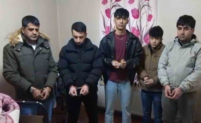 Bayburt’ta 5 düzensiz göçmen yakalandı