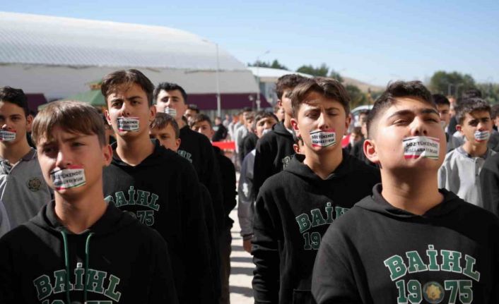 Bayburt’ta öğrencilerden Filistin ve Gazze için sessiz eylem