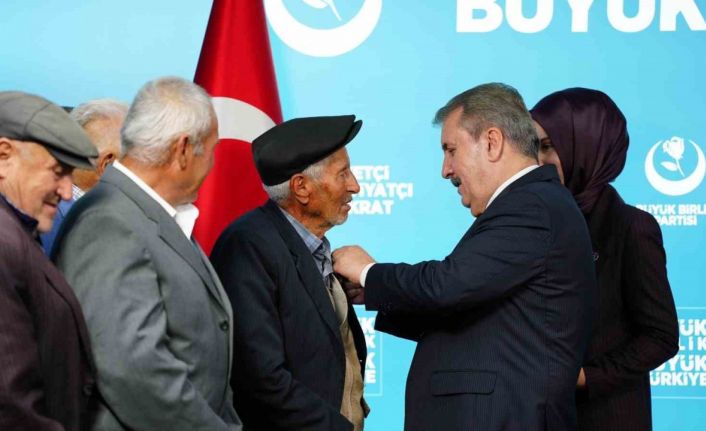 BBP Genel Başkanı Destici: "Kıbrıs’ta yaşayan Türkler bizim vazgeçilmezimizdir"