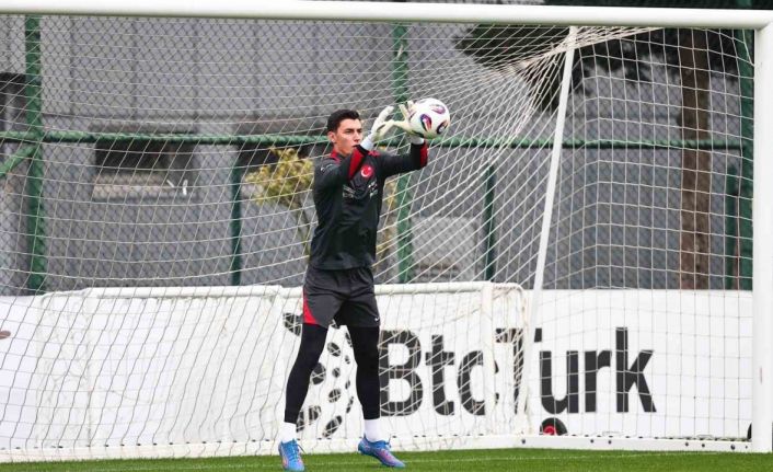 Berke Özer: "Teknik ve idari ekibin bilgisi ve izni dahilinde kamptan ayrıldım"