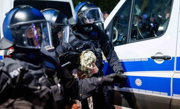 Berlin’deki Filistin’e destek gösterisinde 193 kişiye gözaltı