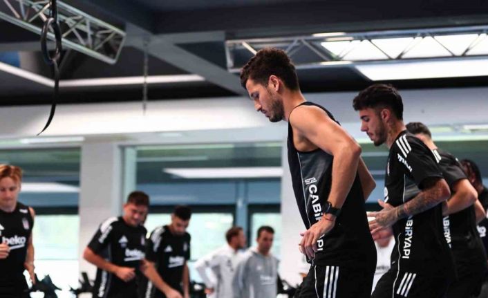 Beşiktaş, salonda çalıştı