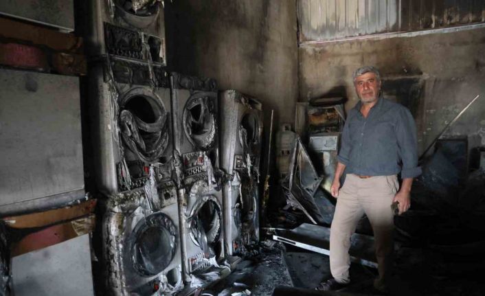 Beyaz eşya bayisinde çıkan yangında, 3 milyon TL değerindeki eşyalar küle döndü