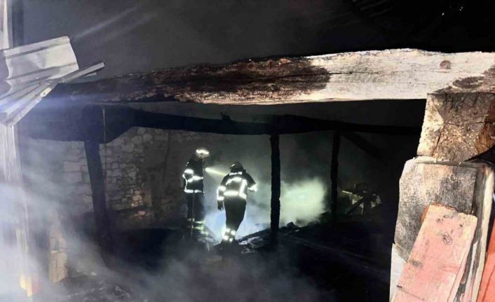 Bilecik’te marangoz atölyesinde yangın çıktı