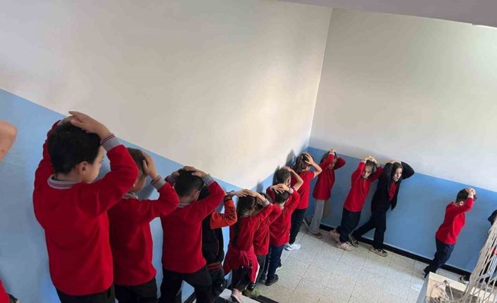 Bingöl’de 54 okulda eş zamanlı deprem tatbikatı