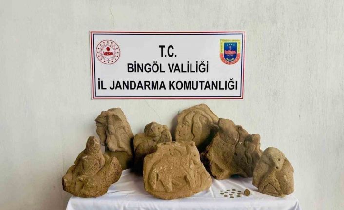 Bingöl’de jandarma ekipleri eski eser ele geçirdi