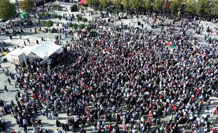 Binler, Filistin için tek ses oldu: Sakarya’dan dünyaya "Gazze’ye özgürlük" mesajı verdiler
