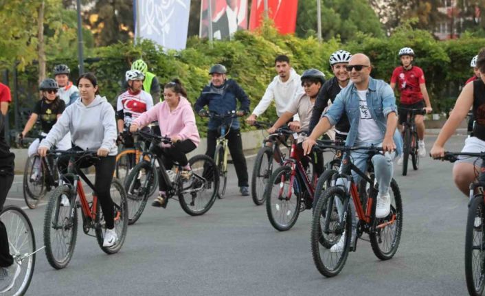 Bisiklet turuyla sağlıklı yaşam ve spor kültürüne dikkat çektiler