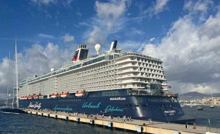 Bodrum’a 2 bin 176 yolcu ile geldi