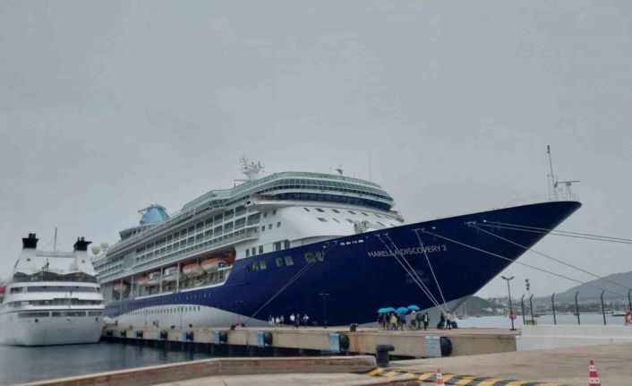 Bodrum’a 2 gemi ile 2 bin 64 yolcu geldi