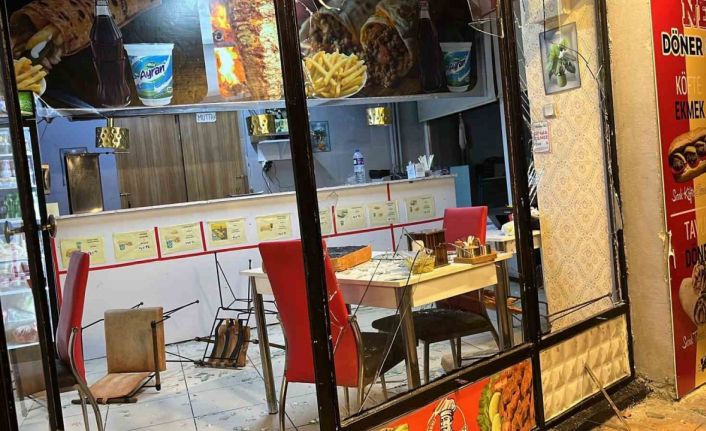 Bolu’da dönerciye sopalı ve yumruklu saldırı anları görüntülendi