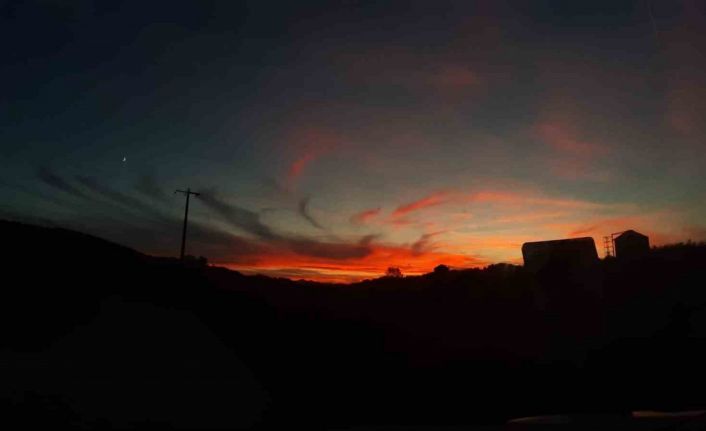 Bolu’da gün batımı kartpostallık görüntüler oluşturdu