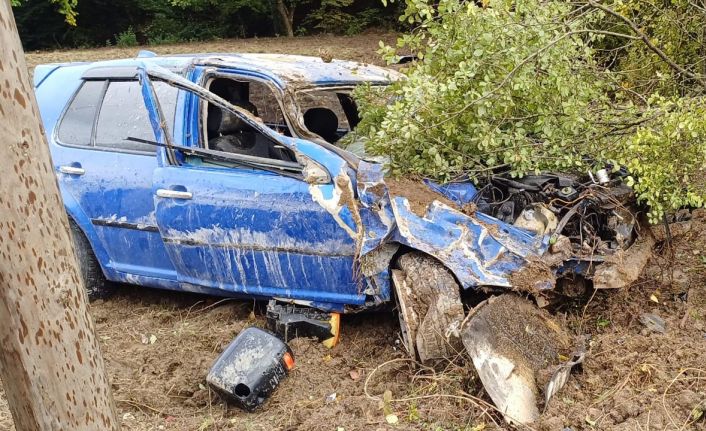 Bolu’da otomobil tarlaya uçtu, hurdaya döndü: 1 yaralı