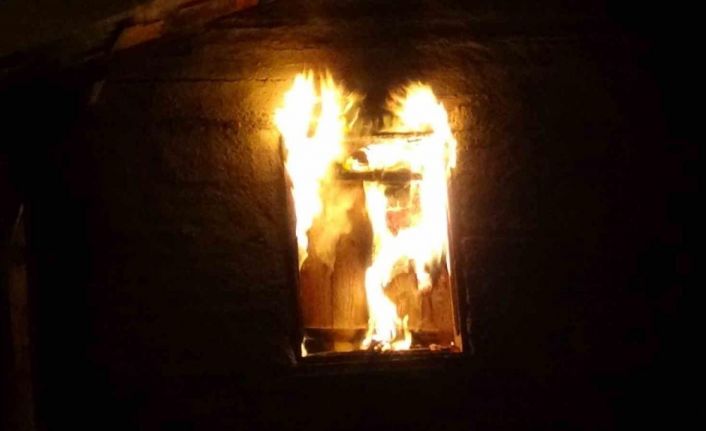 Bolu’da samanlık alev alev yandı